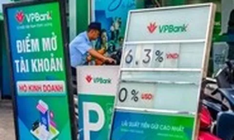 Điều gì đang diễn ra trên thị trường lãi suất: niêm yết 6%/năm, thực nhận tới 9%/năm?
