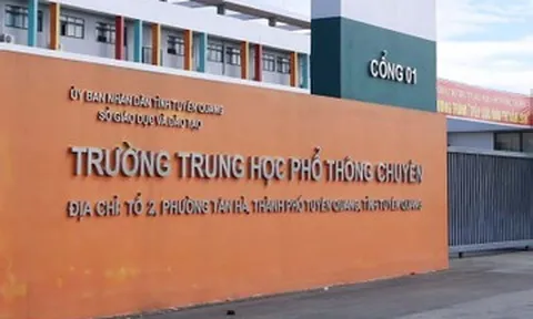 Một nữ thư ký điểm thi ra đầu thú vụ 147 điểm 10 Toán ở Tuyên Quang