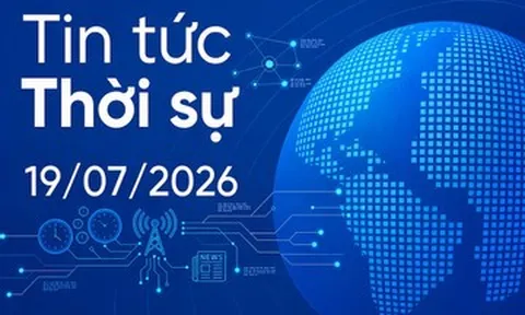 Tin tức Thời sự 19/7: Lật xe trên cầu Phú Mỹ, cảnh tan hoang sau lũ ở Lai Châu