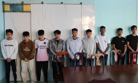 Khởi tố 32 thanh thiếu niên hỗn chiến trên đường phố ở An Giang