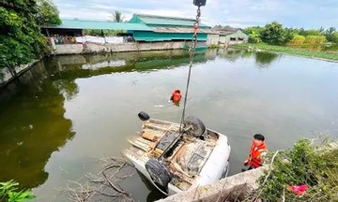 Ô tô lao xuống ao, một người đàn ông tử vong