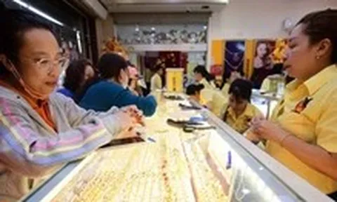 Đọc nhanh 21-7: Giá vàng tăng lại; Một công ty dầu khí lỗ nặng khi giá dầu tăng vọt