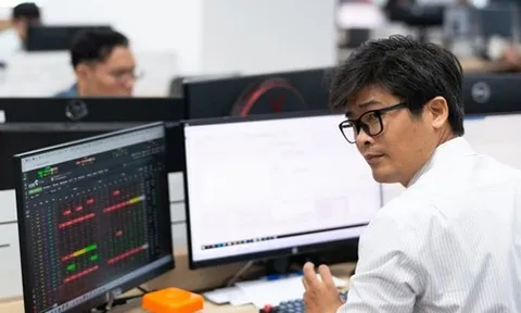 VN-Index 'rơi' hơn 62 điểm