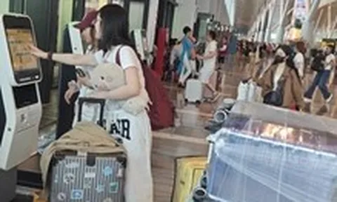 Cách tự ký gửi hành lý trong hai phút tại sân bay