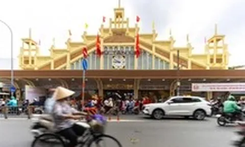 Trăm năm chợ Tân Định