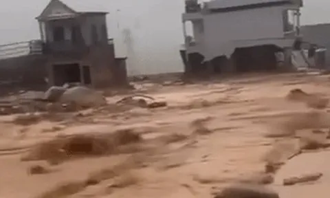 Nước lũ lại cuồn cuộn đổ về Mường Than sau mưa lớn