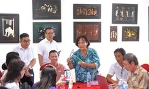 Nghe chuyện nghề sơn mài nhân triển lãm 'Chu tất bình dân'