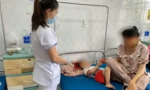 Lời khai của cha dượng vụ đánh con riêng 3 tuổi của vợ, khiến bé phải nhập viện