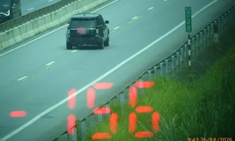Nữ tài xế lái Land Rover chạy 156 km/h trên cao tốc Nội Bài - Lào Cai