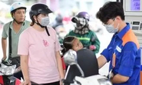 Xăng dầu tiếp tục tăng giá, E10RON95 lên gần 23.000 đồng/lít