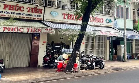 Ngoài tắc thanh khoản, tiệm vàng, kim cương còn đóng cửa vì điều gì?