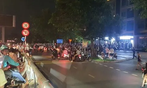 Hàng xóm kể phút phát hiện nam thanh niên tử vong trong căn hộ chung cư ở Hà Nội