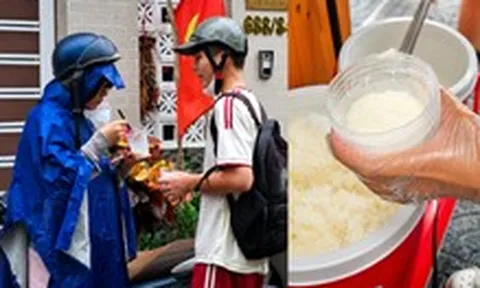 Đội mưa, xếp hàng mua sữa tuyết Vân Nam đang gây sốt ở TP.HCM