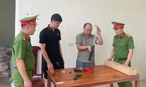 Khám xét nơi ở của TikToker Đỗ Mạnh Tùng SN 1987, công an thu giữ kho hàng "nóng"