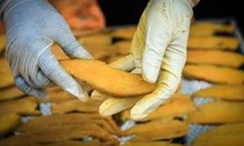 Về thủ phủ khoai deo, xem cách người dân làm lát khoai 'nhai hoài không hết'