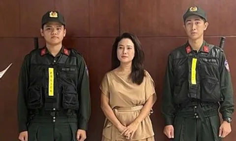 Khởi tố ca sĩ Phương Diễm Huyền và giám đốc công ty truyền thông