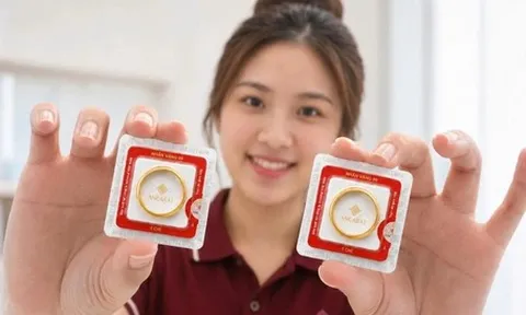 Diễn biến lạ: Giá vàng thế giới tăng mạnh, trong nước chỉ tăng 500.000 đồng/lượng