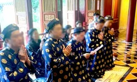 Hội An mời khách mặc 'xuyên thấu' ra ngoài: Các nơi ứng xử thế nào?