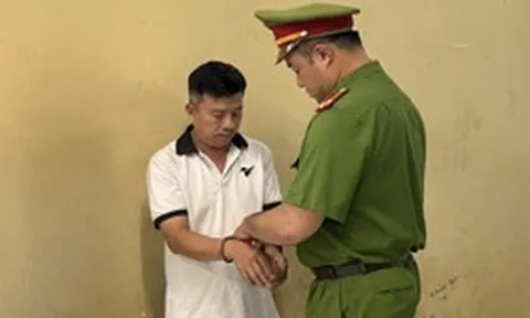 Bắt nguyên Trưởng ban quản lý chung cư ở TP.HCM lừa bán căn hộ tái định cư
