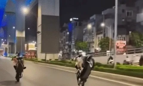 Danh tính nhóm thanh niên trong clip 'bốc đầu' xe điện trên đường ở Hà Nội