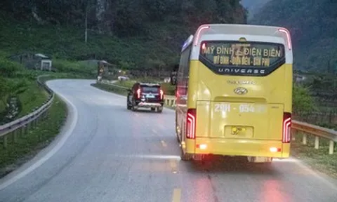 Đề xuất thí điểm không cho mượn làn ngược chiều để vượt xe trên Quốc lộ 6