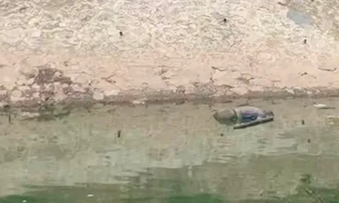Thi thể nổi trên sông Tô Lịch, Công an Hà Nội xác minh danh tính