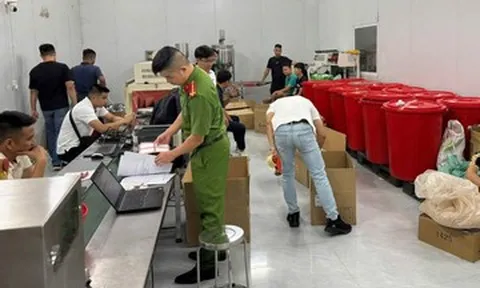 Cảnh sát công bố hình ảnh sản phẩm xương khớp bị thổi giá gấp 8 lần, 21 người bị khởi tố