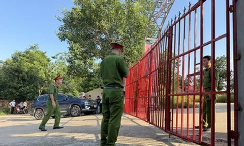 Công an xuất hiện tại chùa Bầu sau vụ cháu nhỏ bị đánh dã man