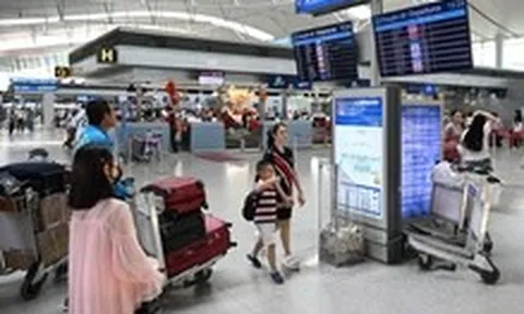 Vì sao giá vé máy bay đi Singapore, Thái Lan giảm sâu trong tháng 8 và 9?