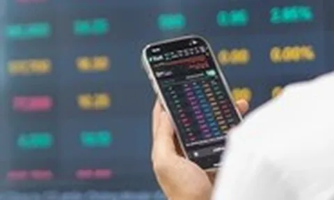 Nhóm Vingroup và cổ phiếu nhà nước giúp VN-Index tăng gần 20 điểm