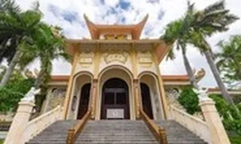 Ngỡ ngàng nhà thờ Tân Hòa mang dáng đình làng Việt