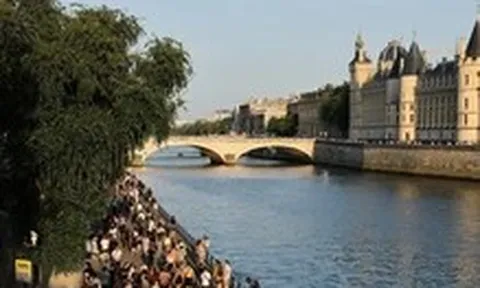 Nắng nóng cực đoan làm thay đổi cục diện thị trường bất động sản Pháp