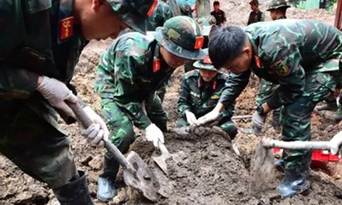 Tiếp tục tìm thấy 18 hài cốt liệt sĩ và 12 di vật tại công viên Lê Thị Riêng