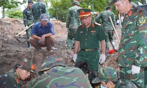 Đồng loạt tìm kiếm hài cốt liệt sĩ tại hai rãnh mộ ở công viên Lê Thị Riêng