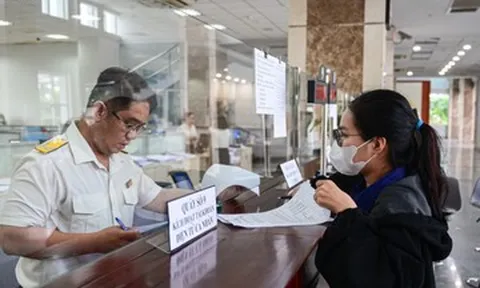 Đề xuất bố trí cán bộ giao tiếp chuẩn mực trong giải quyết thủ tục hành chính
