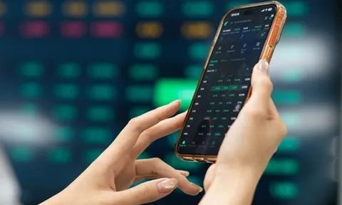 Cấm giao dịch chứng khoán 2 năm với 16 người cho mượn tài khoản để thao túng cổ phiếu