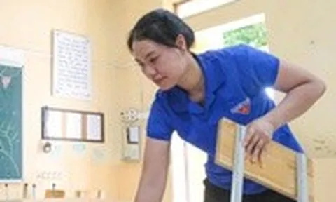 Dời trường làm sân bay Gia Bình, thầy cô 'đội nắng' chuyển lớp