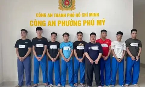Bị 'nhìn đểu' lúc ăn nhậu, hai nhóm hỗn chiến, 9 người bị bắt ở TPHCM