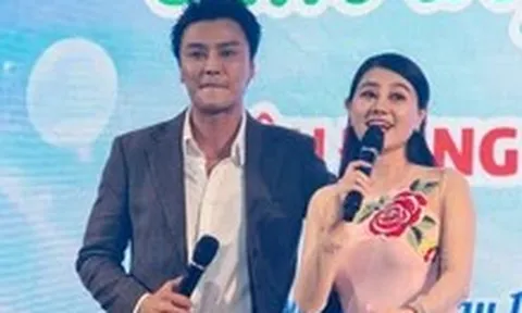Quế Trân và Võ Minh Lâm diễn ở lễ hội ẩm thực chay phường Đức Nhuận