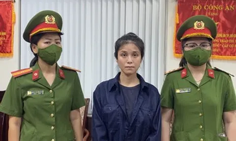 Ca sĩ Chi Dân, người mẫu An Tây và cô tiên ‘từ thiện’ hầu tòa