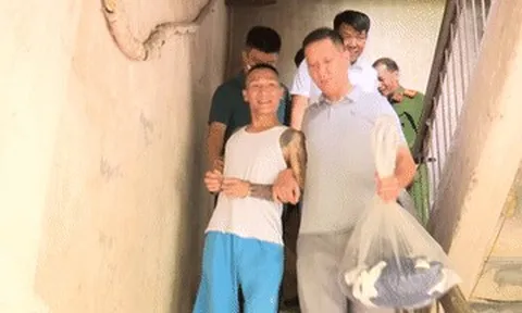 Clip 'Tế Điên Nam Định' bị bắt tạm giam, Công an Ninh Bình thu nhiều dao kiếm