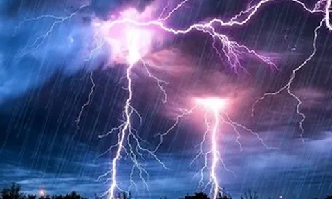 Hai người phụ nữ ở Ninh Bình bị sét đánh tử vong