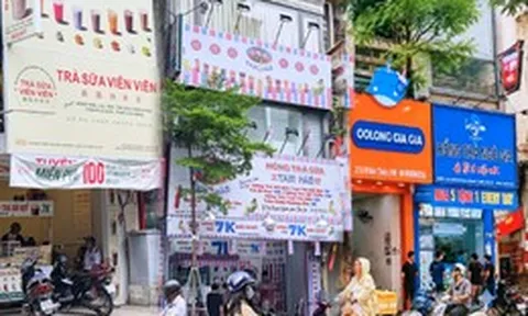 Một đoạn phố ở Hà Nội thành 'thánh địa' trà sữa 7-15k: Chen nhau mở cửa hàng, chỉ vài bước chân lại gặp một quán