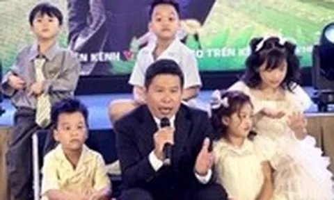 Các ông bố Phương Nam, Huy R, Thành Trung nghỉ việc dẫn con 'Bố ơi mình đi đâu thế?'