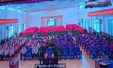 Vụ 4 tiếp viên xách ma túy: Chi Dân bị đề nghị 7-8 năm tù