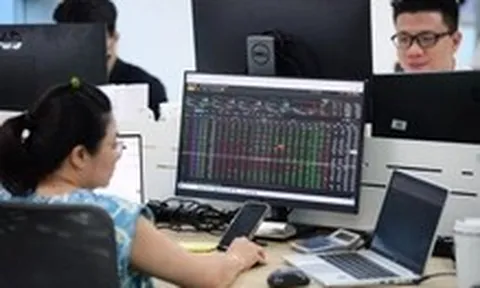 Cổ phiếu ngân hàng bị tự doanh bán ròng 322 tỉ đồng, mạnh nhất 3 tháng