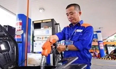Bộ Công Thương đồng loạt điều chỉnh giảm giá xăng dầu từ 15 giờ 27-8
