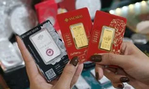 Giá vàng và giá bạc biến động trái chiều