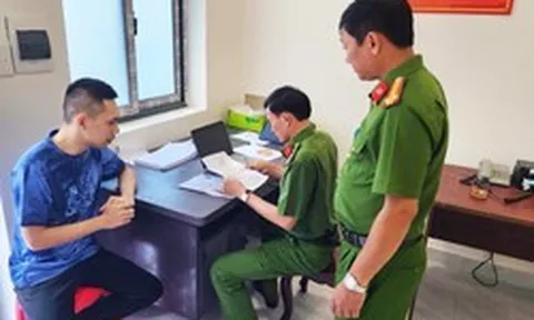 Nguyễn Bảo Trung SN 1993 ra đầu thú