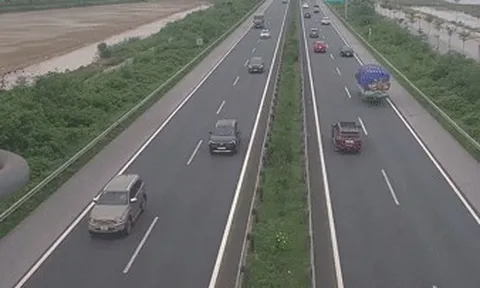 Cục CSGT: Cao tốc Pháp Vân - Cầu Giẽ đông xe, tài xế chấp hành giữ khoảng cách